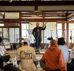 「津軽すこっぷ三味線」の演奏会を行いました